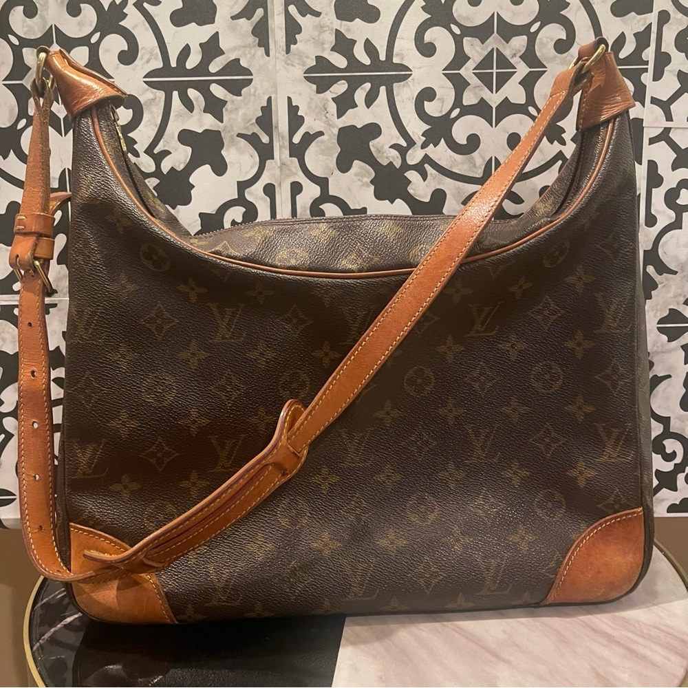 VGUC Louis Vuitton Boulogne 35